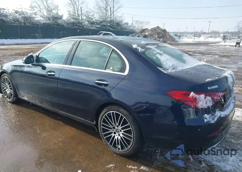 2022 Mercedes-Benz C 300 4Matic z USA, uszkodzony, nr VIN W1KAF4HB2NR054375